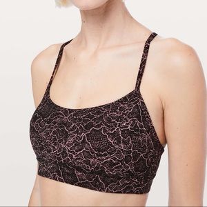 Lulelemin Flow Y Bra size 8